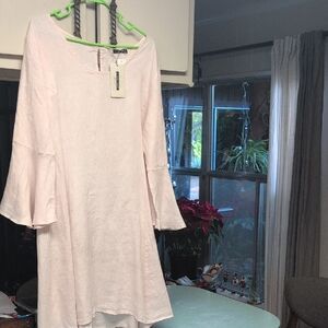 Lungo L"arno Made In Italy Bell Sleeve Linen Dress.